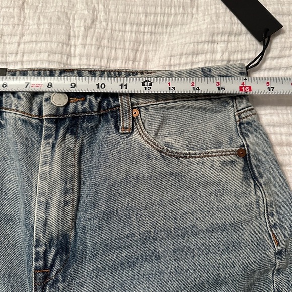 BlankNYC The Madison Crop - NWT - Size 29 - Picture 10 of 11